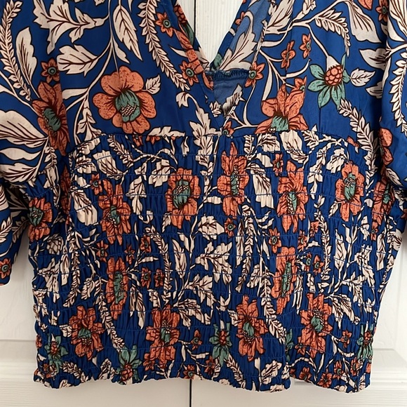 SIENNA SKY Puff Sleeves Boho Floral Printed Top Sz M/L V neck Top - Picture 8 of 13